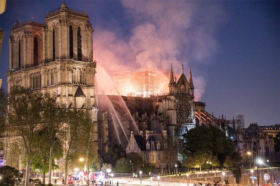 Notre Dame brûle : le Signal